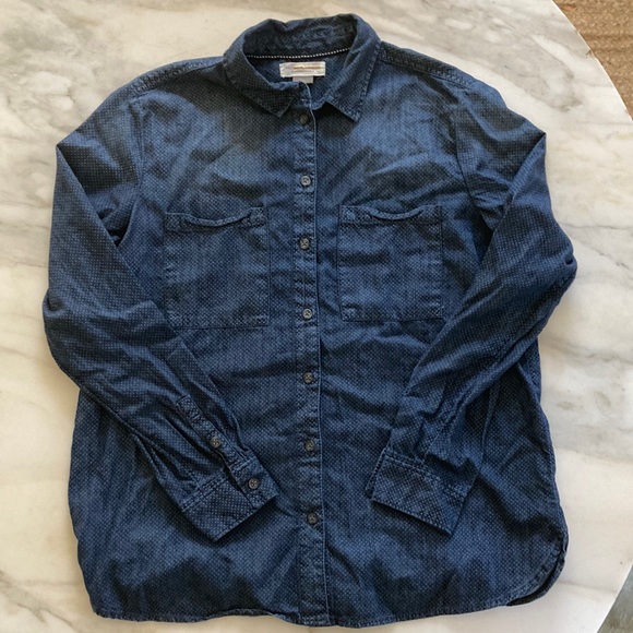 Anthropologie Tops - Anthropologie Pilcro and the Letterpress Dot Print Open Back Chambray Buttondown